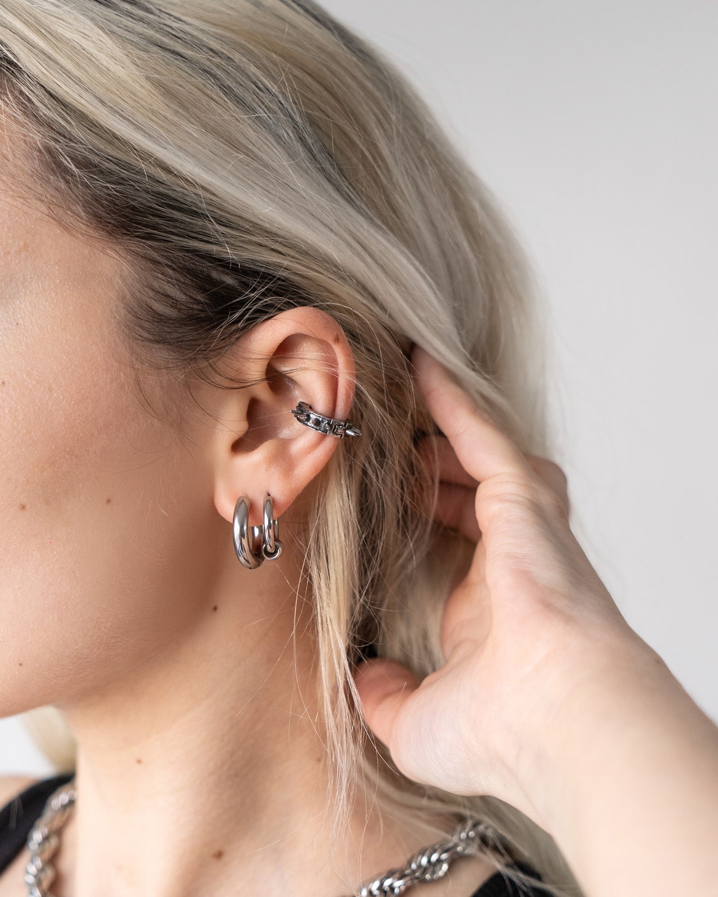 Spike Skull Ear Cuff